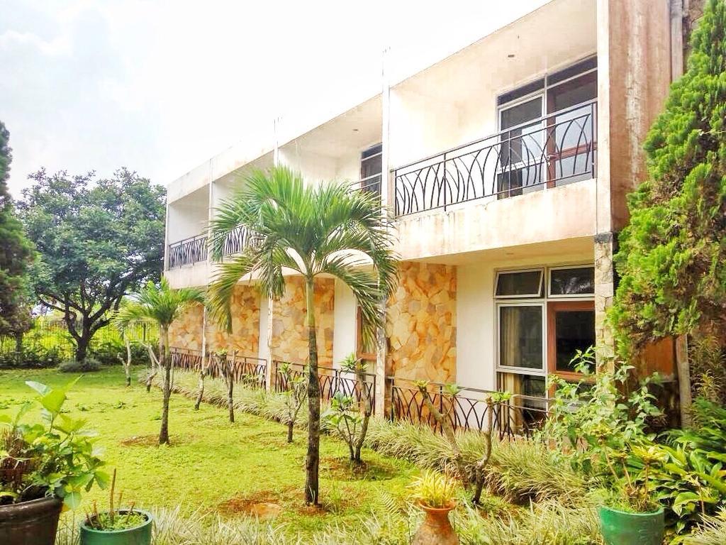 Le Villa Bougenville Bogor Exteriör bild
